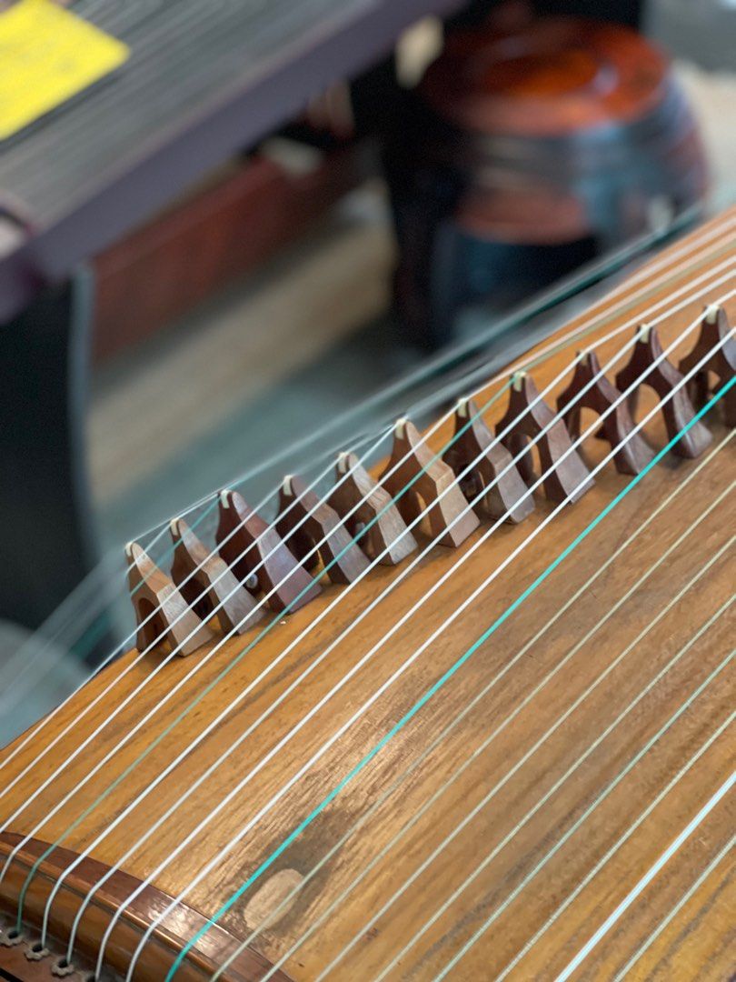 Guzheng dunhuang Secondhand introductory zither, Hobbies & Toys, Music