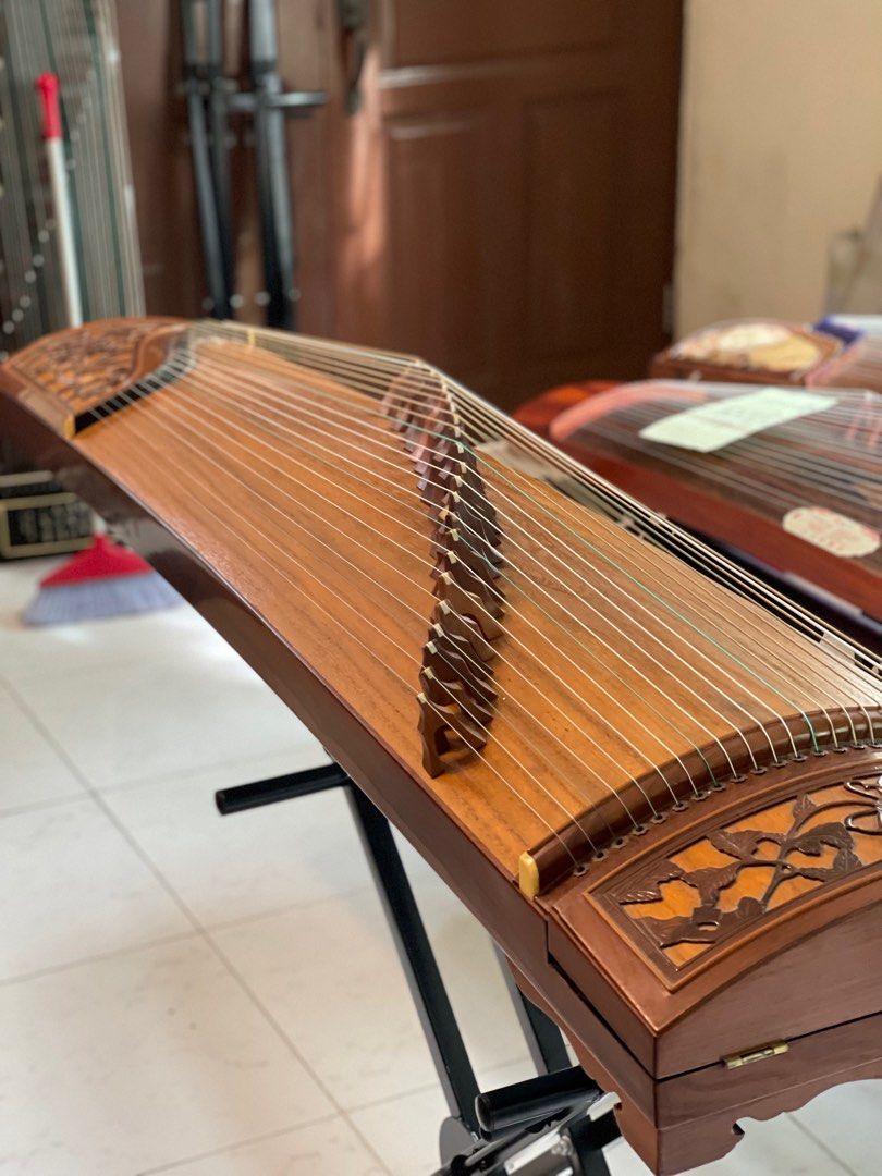 Guzheng dunhuang Secondhand introductory zither, Hobbies & Toys, Music
