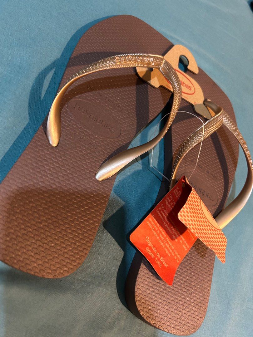 Havaianas square type mall pull out Women s Fashion Footwear Slippers and slides on Carousell