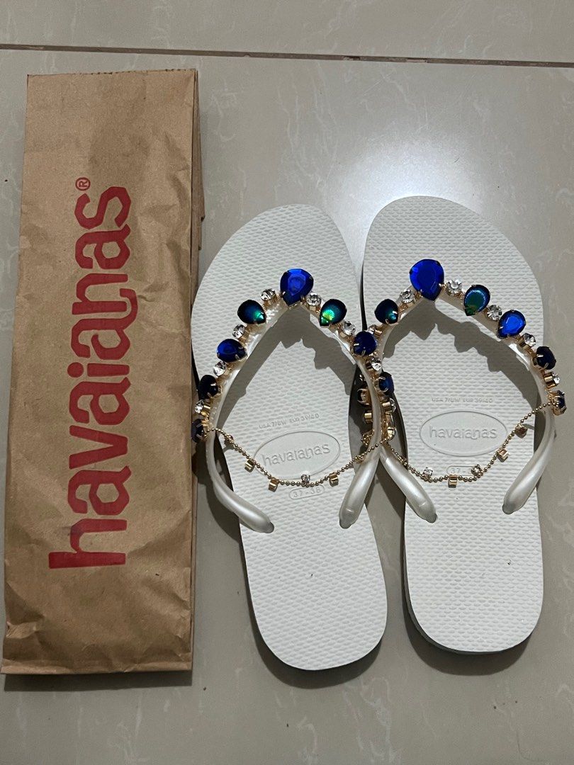 Havaianas with jewels shop