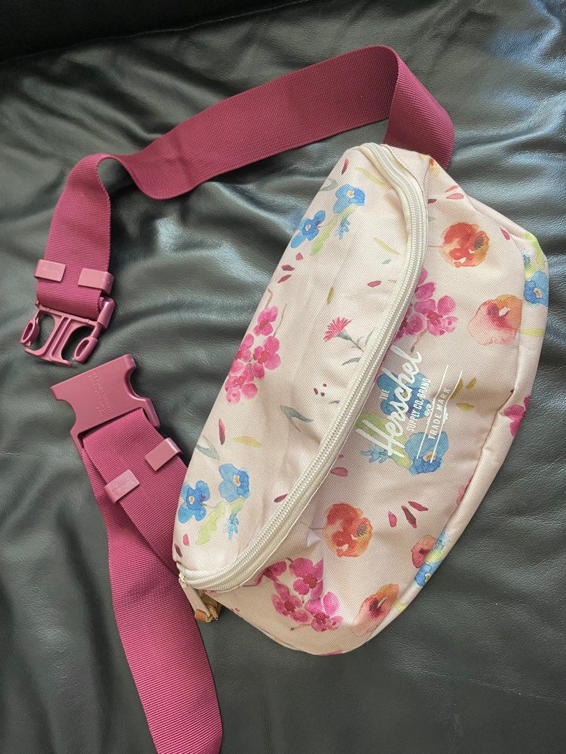 Herschel lock buckle bag Carousell