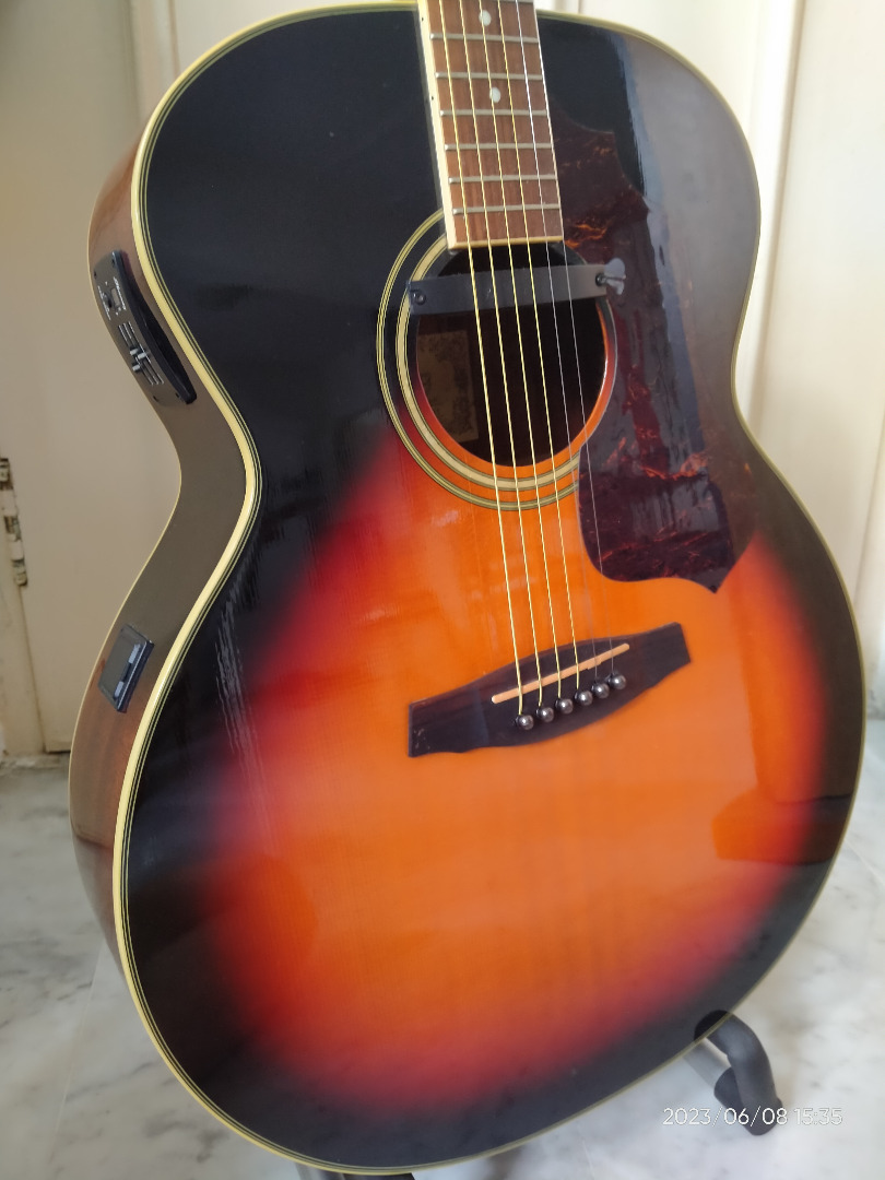 Ibanez SGE130VS guitar with bag . Jumbo sized like Gibson SJ200. Setup