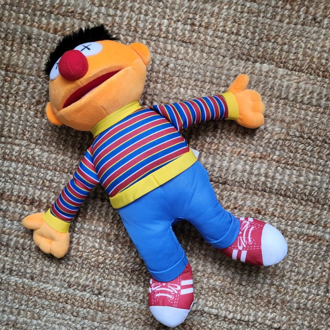 Ernie uniqlo sales