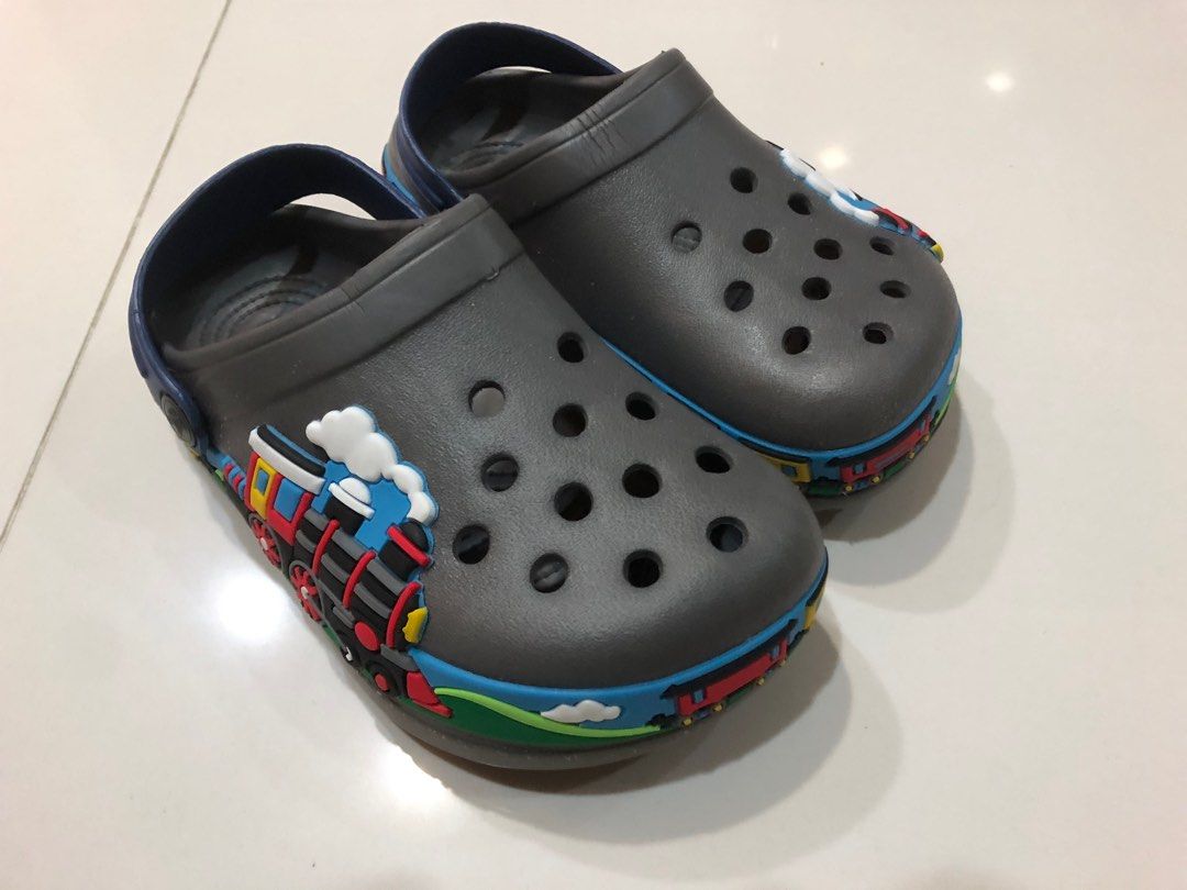 Brand similar on sale to crocs
