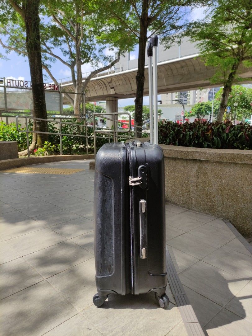 Le Maurice 4 Wheels 24 Inches Expandable Luggage, Hobbies & Toys