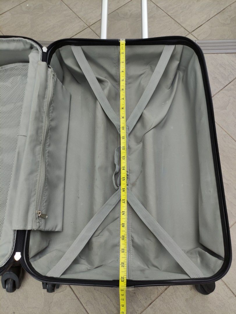 Le Maurice 4 Wheels 24 Inches Expandable Luggage, Hobbies & Toys