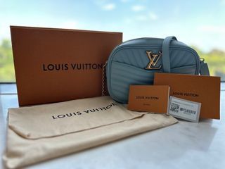 🛑Louis Vuitton Cube Scott Box White Monogram Plexiglass Bag, Luxury, Bags  & Wallets on Carousell