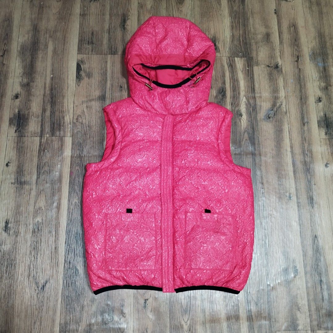 Louis Vuitton Monogram Puffer Vest Jacket Reversible, Men's Fashion, Coats,  Jackets and Outerwear on Carousell