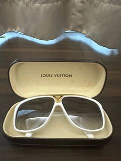 LOUIS VUITTON Z0361U SUNGLASSES 207005855 •, Women's Fashion, Watches &  Accessories, Sunglasses & Eyewear on Carousell