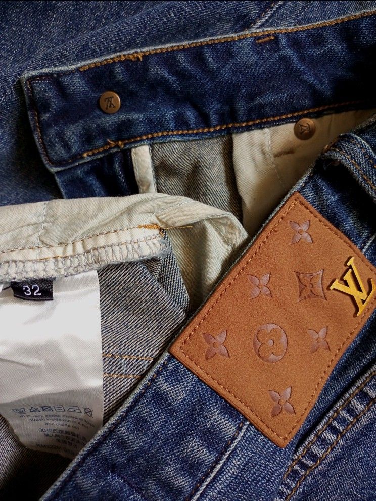Louis Vuitton Women's Washed Blue Denim Skinny Jeans Size 28 EUC,  $1,500