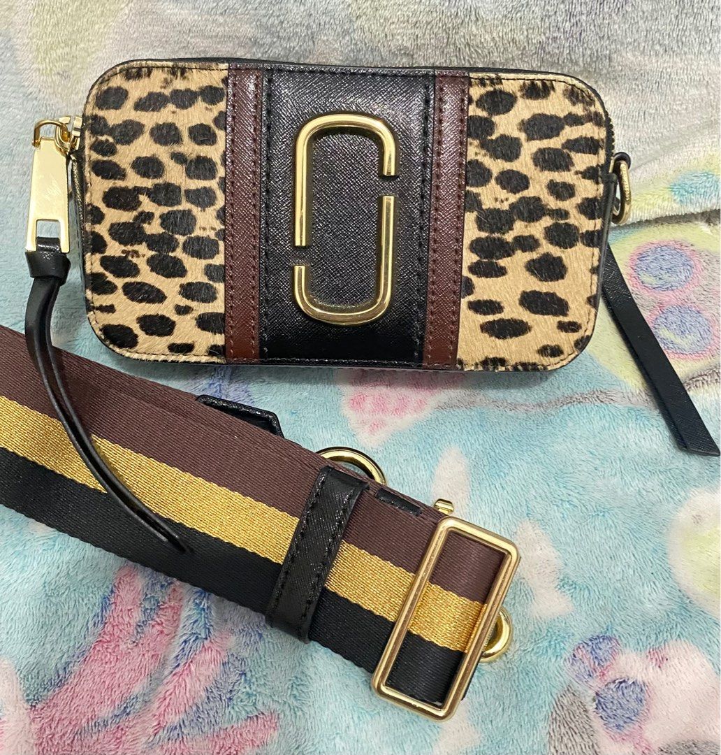 Marc Jacobs Snapshot - Olive, Luxury, Bags & Wallets on Carousell