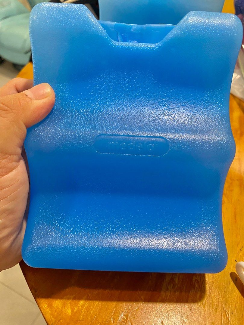 Medela Ice Pack, Babies & Kids, Nursing & Feeding, Breastfeeding