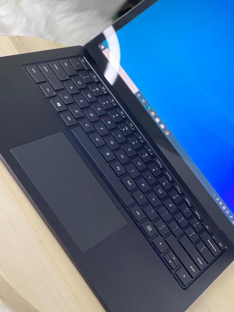 Surface Laptop 3 13.5インチ V4C-00018 プラチナ - ノートPC