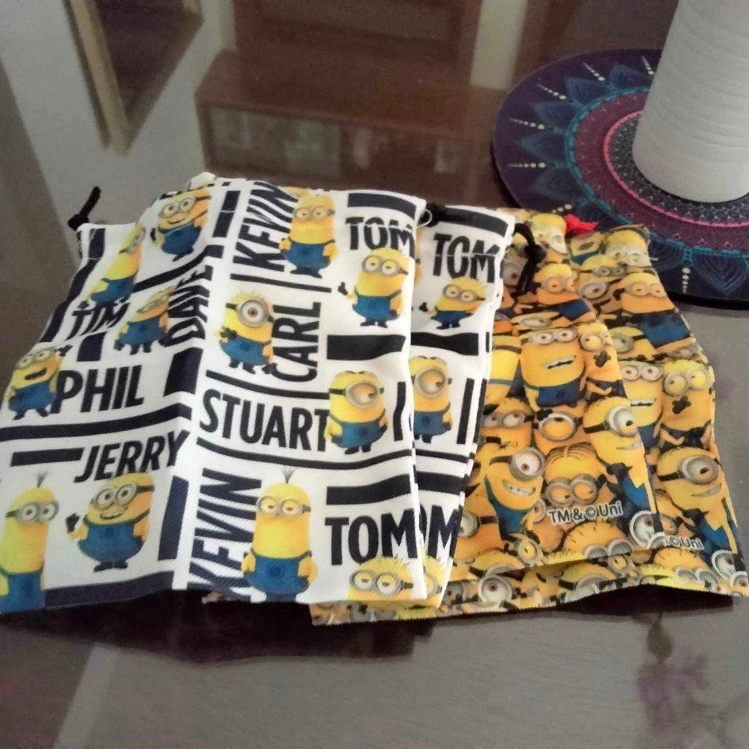 Minions Cup (Category: Character Goods) located in Bacolod City. Submitted by ichi.animefinds.ph (Listing ID 1247184837, Image 2). Description: 12pcs/pack 350 php 3 cups for 100 1 cup for 40 pesos Plastic Cups W bag From JAPAN 🇯🇵 .