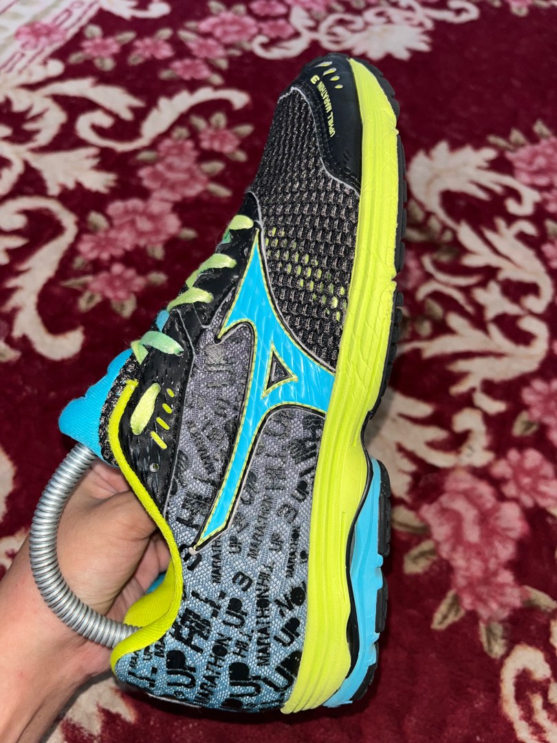 mizuno wave sayonara Women s Fashion Footwear Sneakers on Carousell