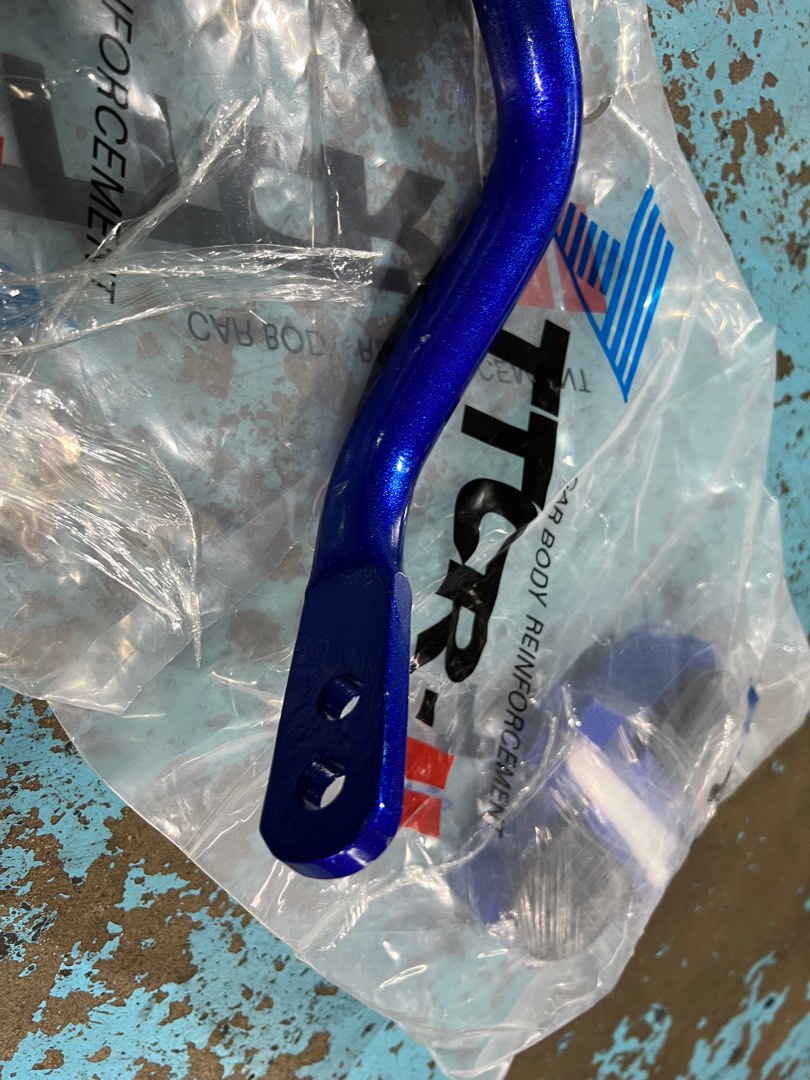 Mk7 rear anti roll bar and rear lower damper strut, Car Accessories