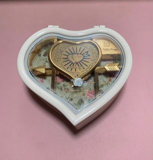 Music box (heart-shaped)