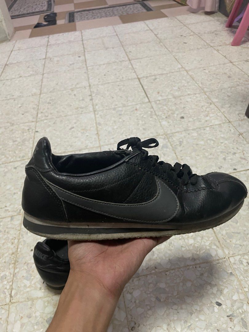 Nike cortez hitam top