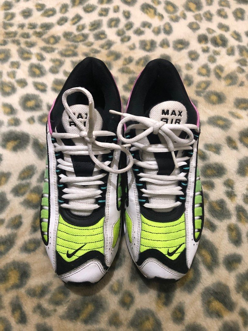 tailwind aurora green