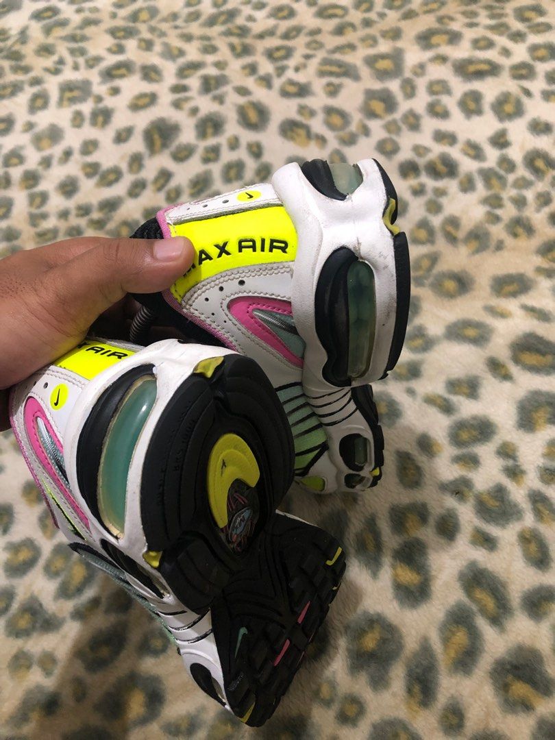 tailwind aurora green