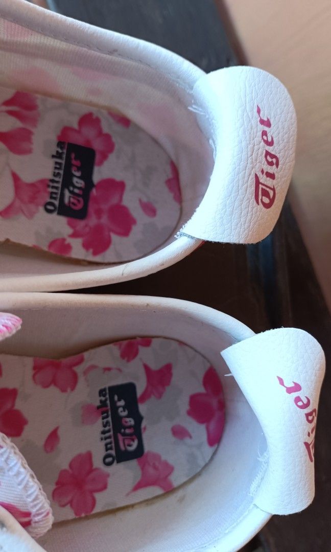 onitsuka tiger sakura limited edition