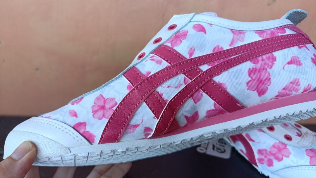 onitsuka tiger sakura limited edition