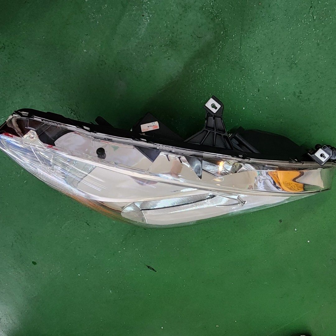 Original Honda Accord 2003 to 2005 headlight RIGHT SIDE ONLY (Category: Body Parts and Accessories) located in San Antonio. Submitted by anythinggoes888 (Listing ID 1247223003, Image 2). Description: Honda Accord headlight RIGHT SIDE ONLY. brand new pls see pictures and make sure it fits your car. look at the screw placements.