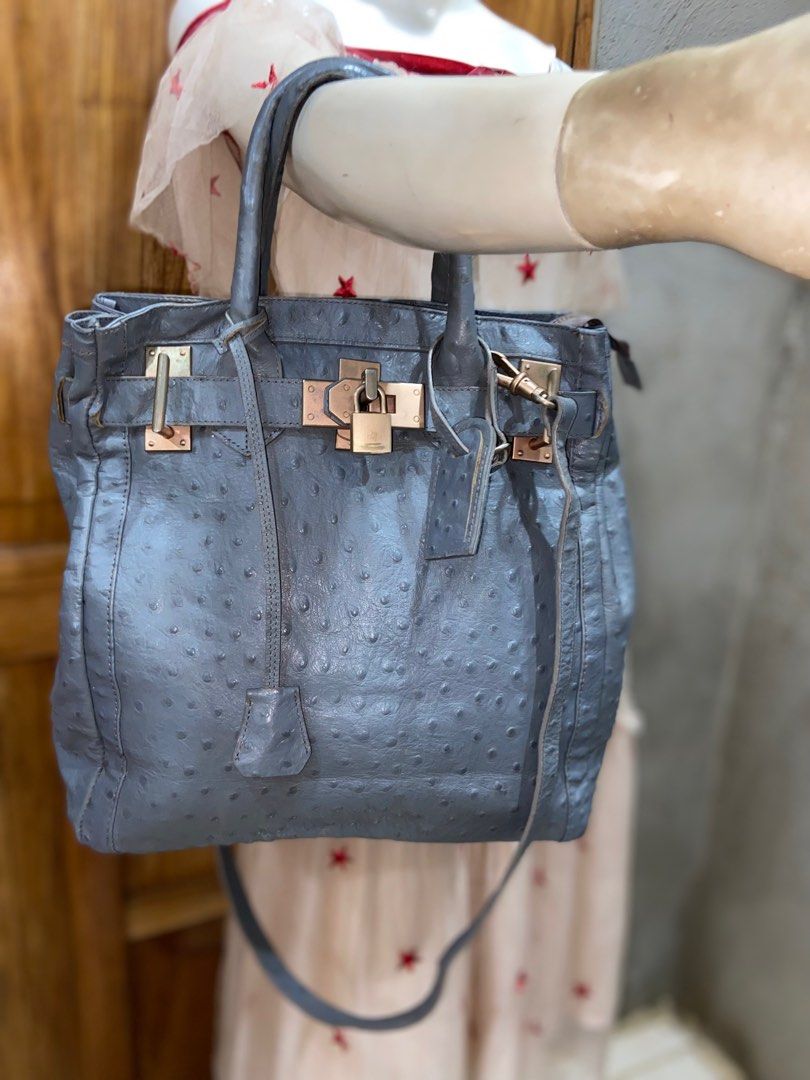 Ostritch leather (Category: Luxury Bags & Wallets) located in Mati. Submitted by michjake1009 (Listing ID 1247254521, Image 2). Description: In very good condition Pure leather.