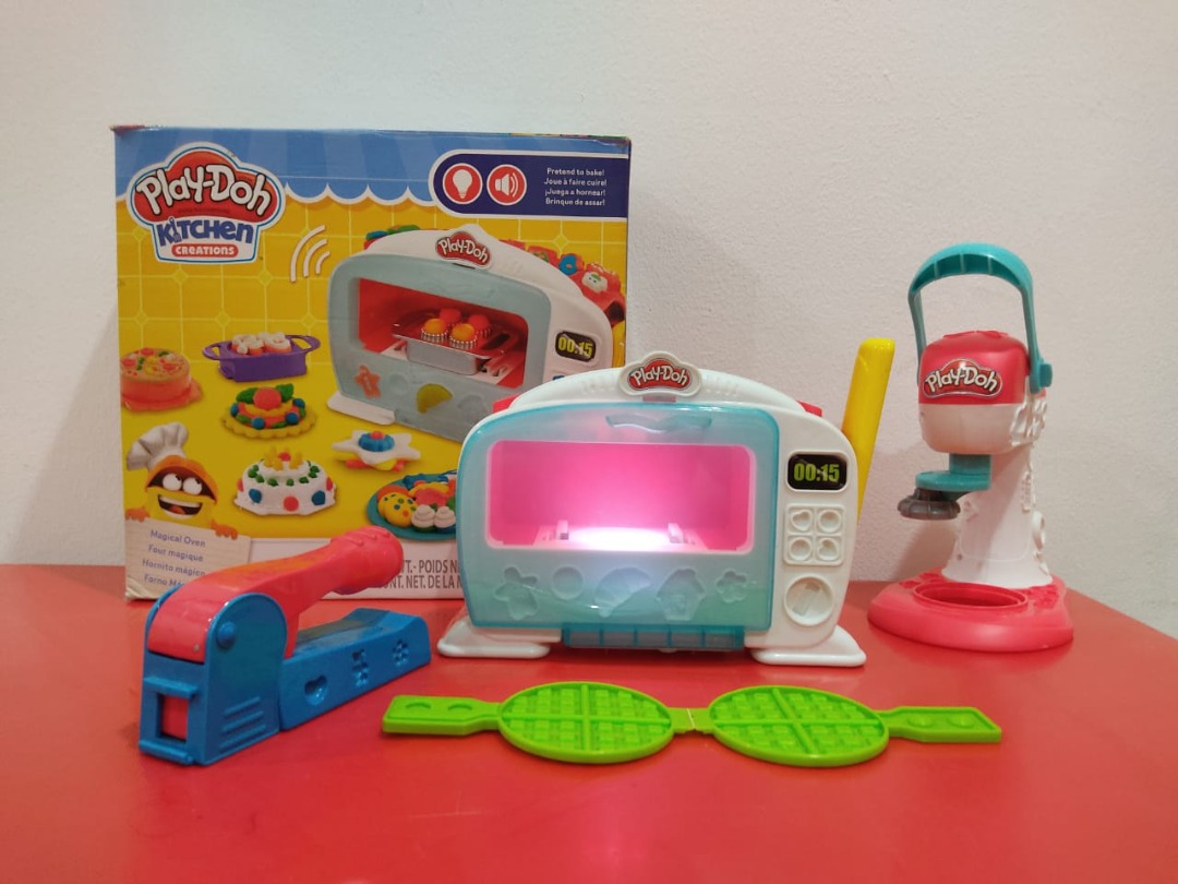 PlayDoh Kitchen Creations Magical Oven Play Food Set for Kids 3 Years