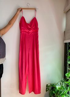 Polyester (satin-like) pink pleated jumpsuit