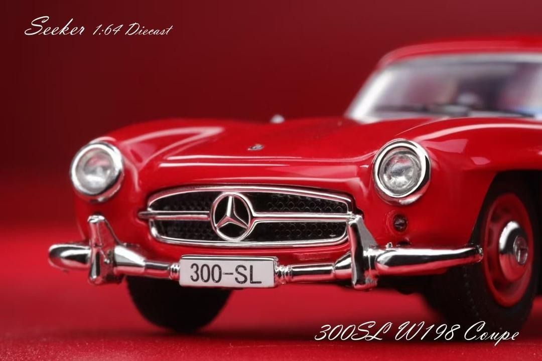 1:64 Seeker 300SL Car Model Christmas Painting Collection Diecast Toys