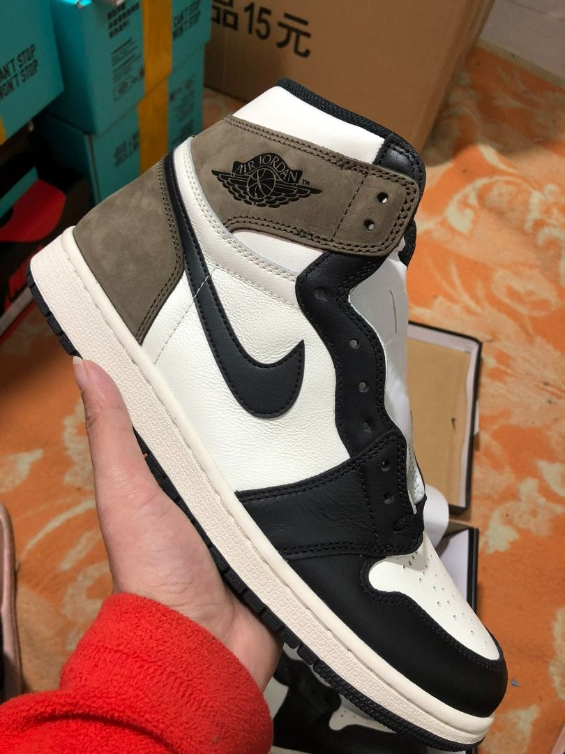 Air Jordan 1 Retro High OG 'Dark Mocha' - Air Jordan - 555088 105