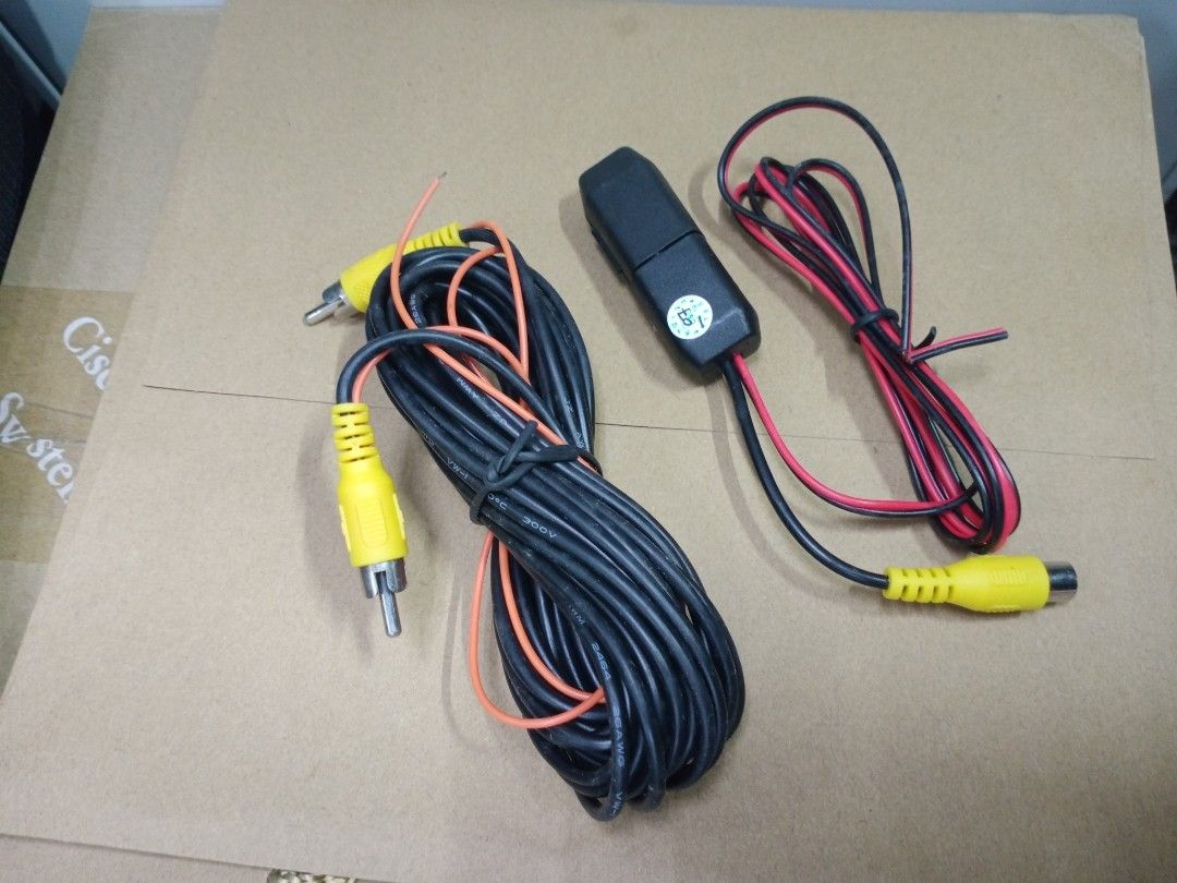 Reverse Camera (Category: Cameras & Sensors) located in Singapore. Submitted by rav1n (Listing ID 1247168043, Image 2). Description: Reverse Camera Only as shown in Pic. BNIB. Self Collection..