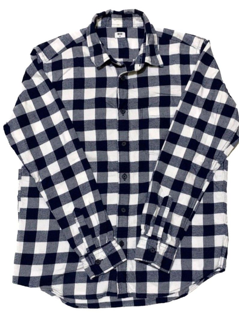 Sale! Uniqlo Checkered (Category: Formal Shirts) located in Pasig City. Submitted by gnowe11k (Listing ID 1247245279, Image 1). Description: Uniqlo Checkered Lightly Used Black & White SIZE Small Men, Large Women Chest 21 in.