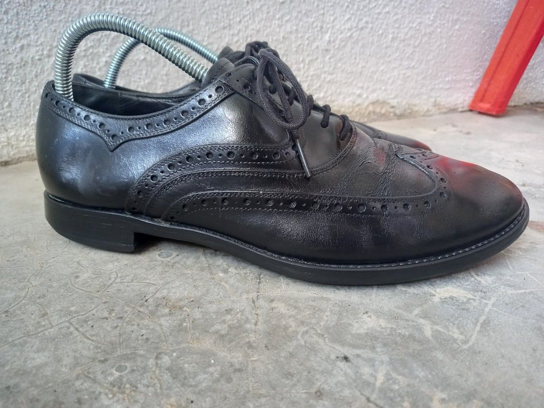Ferragamo wingtip shoes top