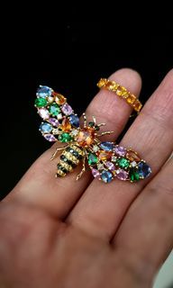FLAPPING WINGS SAPPHIRE TSAVORITE DIAMOND BEE RING IN 18K SOLID YELLOW GOLD