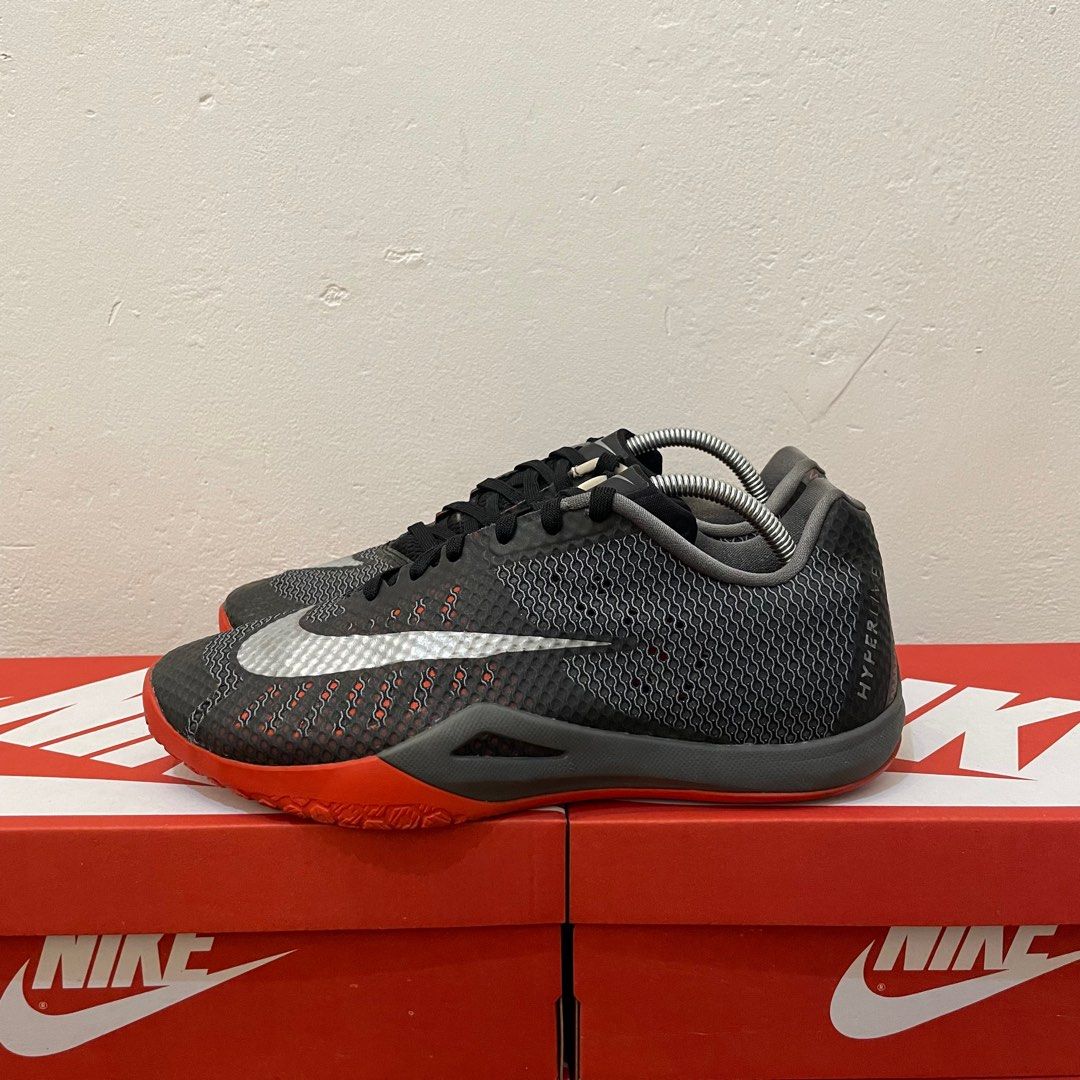 Sepatu Nike Hyperlive size ukuran 43 Fesyen Pria Sepatu