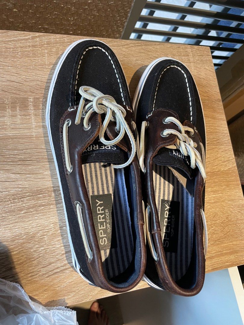 Who sells shop sperry shoes