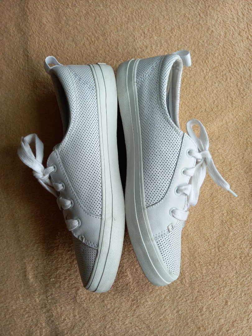 Sperry crest vibe mini on sale perforated sneaker