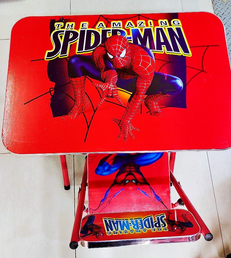 Spiderman study shop table and chair