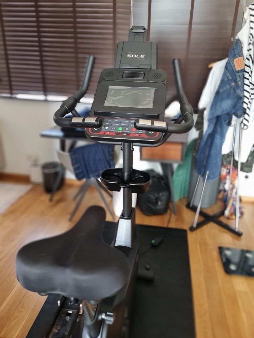 Upright Exercise Stationary / Stationery Bicycle (SOLE Fitness), Sports