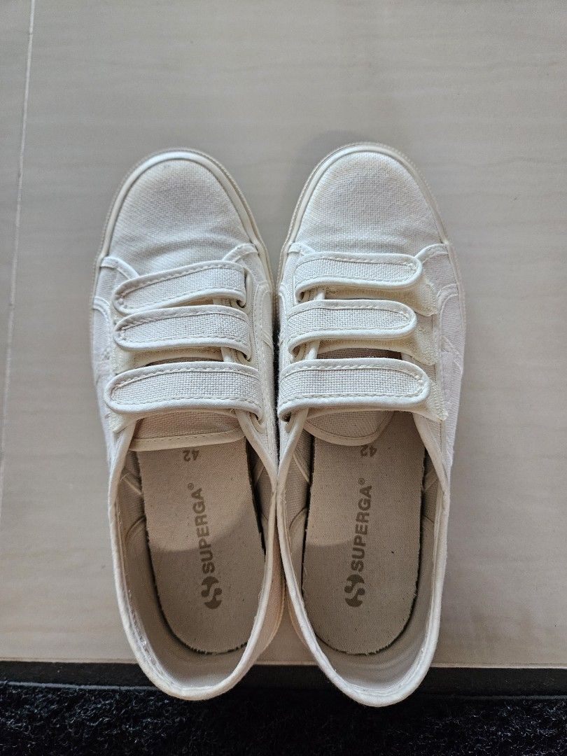 Superga a store scratch