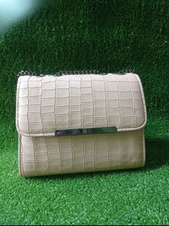 (Kategori: ) berada di . Dikirim oleh widuri42 (ID iklan 1247270819, Gambar 1). Deskripsi: .