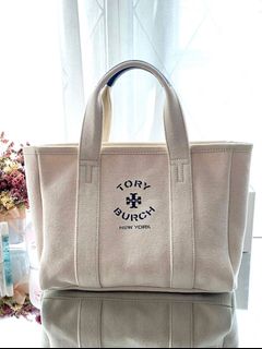 (Category: ) located in . Submitted by bluxury (Listing ID 1247143270, Image 1). Description: .