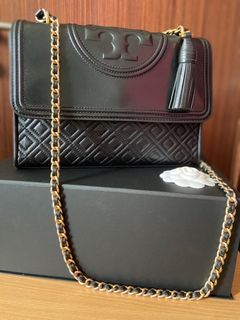 Tory Burch Fleming Soft Mini Bucket Bag, Women's Fashion, Bags & Wallets,  Tote Bags on Carousell