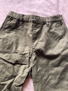 Uniqlo Kids 140 Green cargo pants