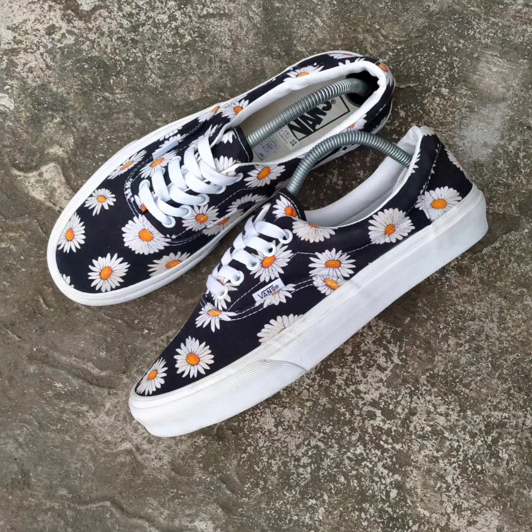 Vans era sale big daisies