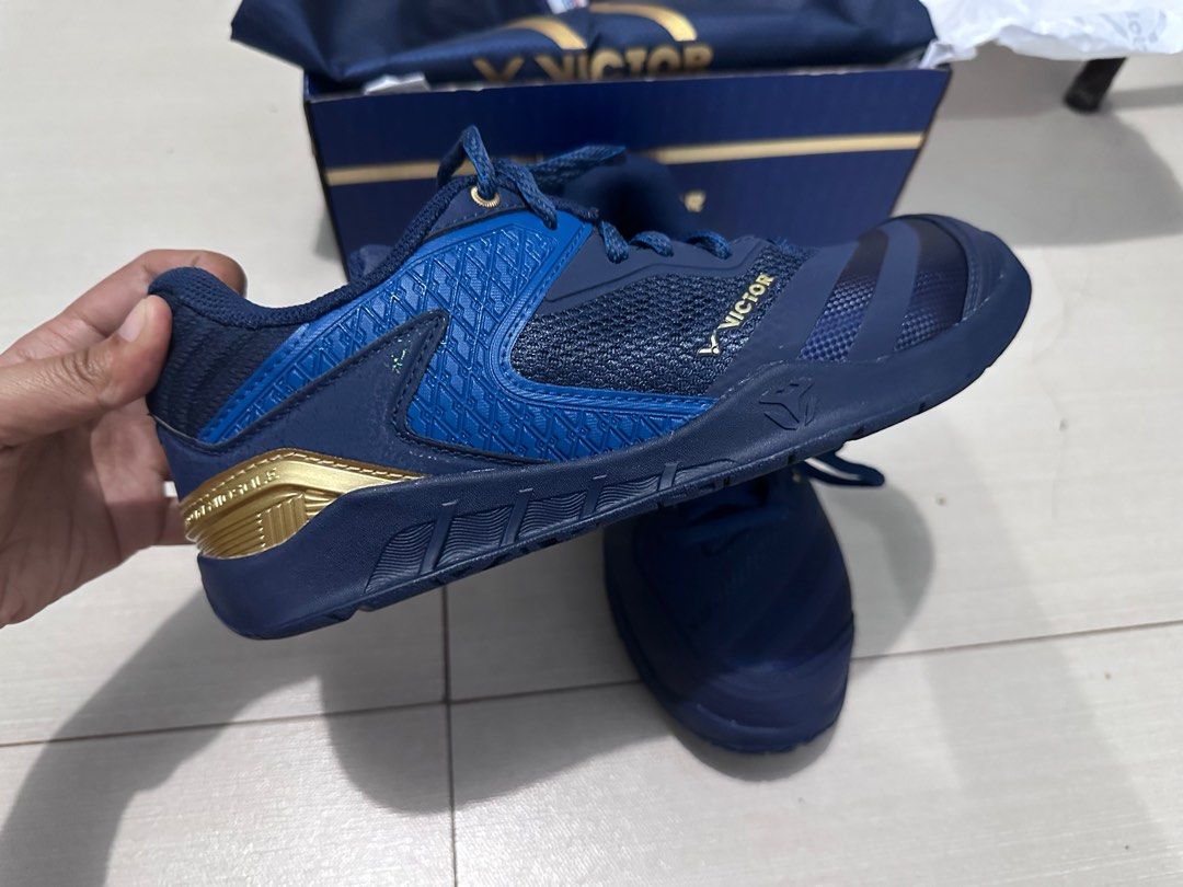 Giving away free outlet shoes for 55th anniversary
