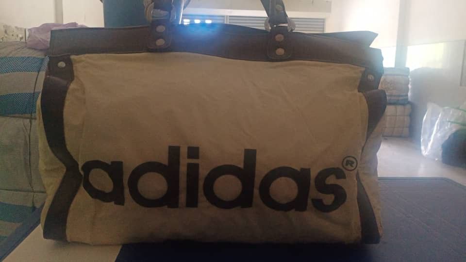 adidas ヴィンテージバッグ ブラック×イエロー バッグ