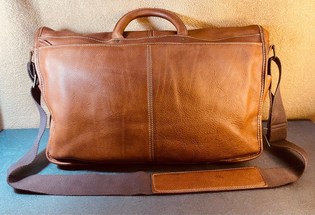 Vintage L.L Bean Large Thick Full Grain Cowhide Leather Messenger Bag Handbag with Raincoat